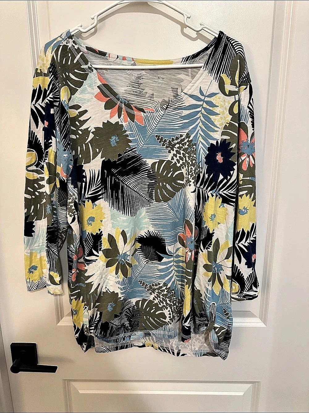 Talbots V-Neck Tee - Leafy Tropical Blue & Green - Picture 1 of 2